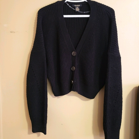 sweater - Picture 1 of 3